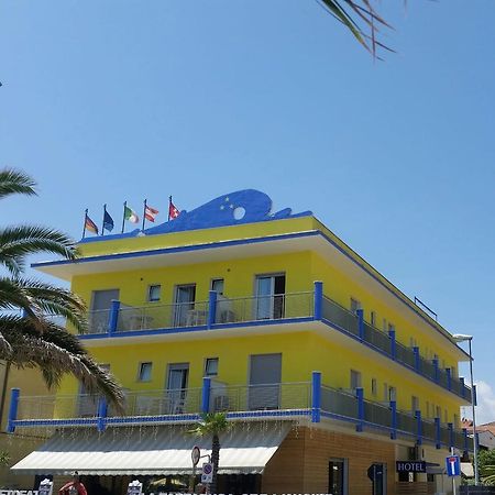 Hotel Poseidon Торторето Экстерьер фото